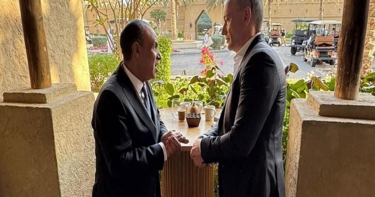 وزير الخارجية المصري يبحث مع "ملادينوف" الخطوات المقبلة في غزة