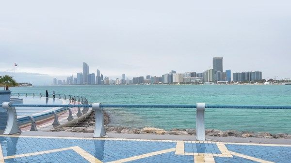 أمطار خفيفة على مناطق عدة في الدولة