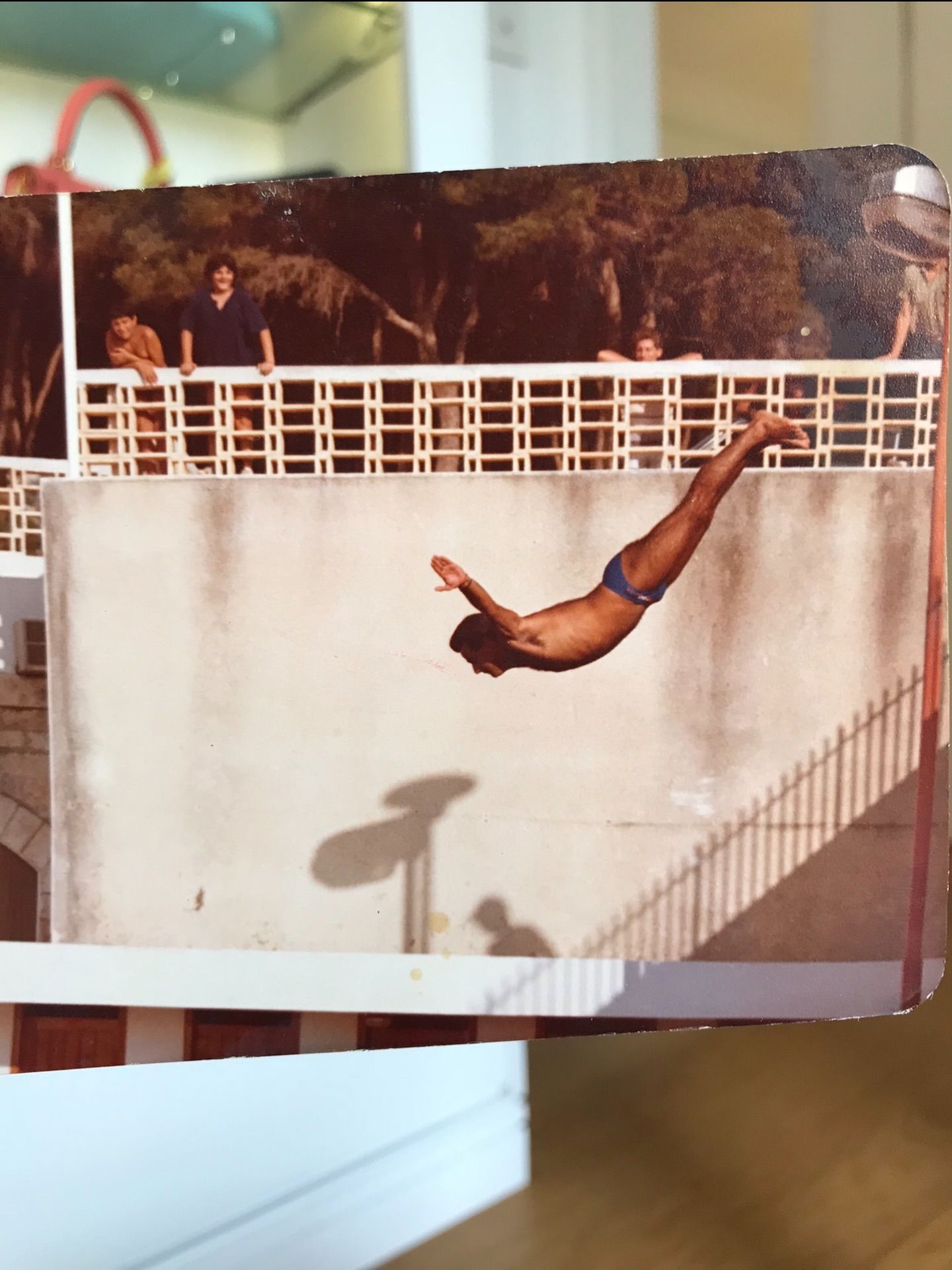 جويل ماردينيان تفقد والدها: وداع مؤلم لبطلها الخارق