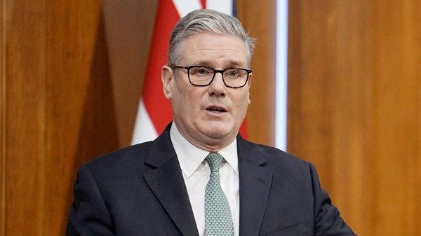 رئيس الوزراء البريطاني يزور الصين واليابان