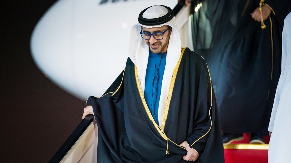 عبدالله بن زايد يصل إلى الكويت في زيارة عمل