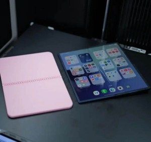 تكنولوجيا: تصميم تخيلي لهاتف iPhone Fold يظهر بجانب Galaxy Z Fold7 وGalaxy Z TriFold وHuawei Pura X