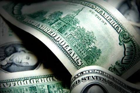 الدولار يواجه صعوبة في التعافي مع تركّز الأنظار على اجتماع الاحتياطي الفيدرالي