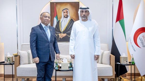 «الهلال الأحمر» الإماراتي يبحث تعزيز الشراكة الإنسانية مع كمبوديا