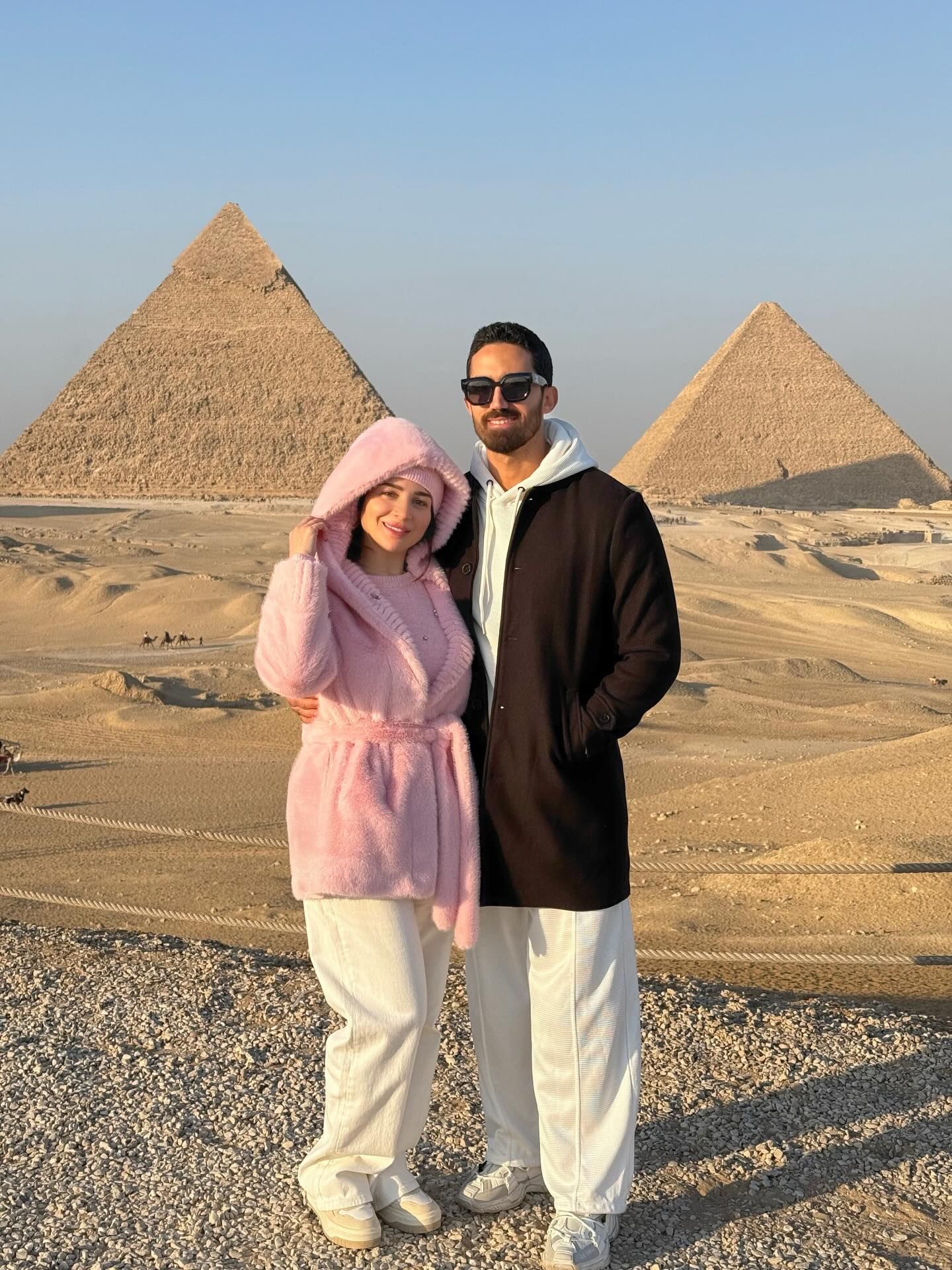 مي عزّ الدّين تحتفل بعيد ميلاد زوجها في موقع استثنائي ورسالة حبّ