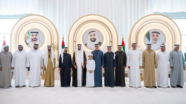 منصور بن زايد يحضر أفراح المزروعي