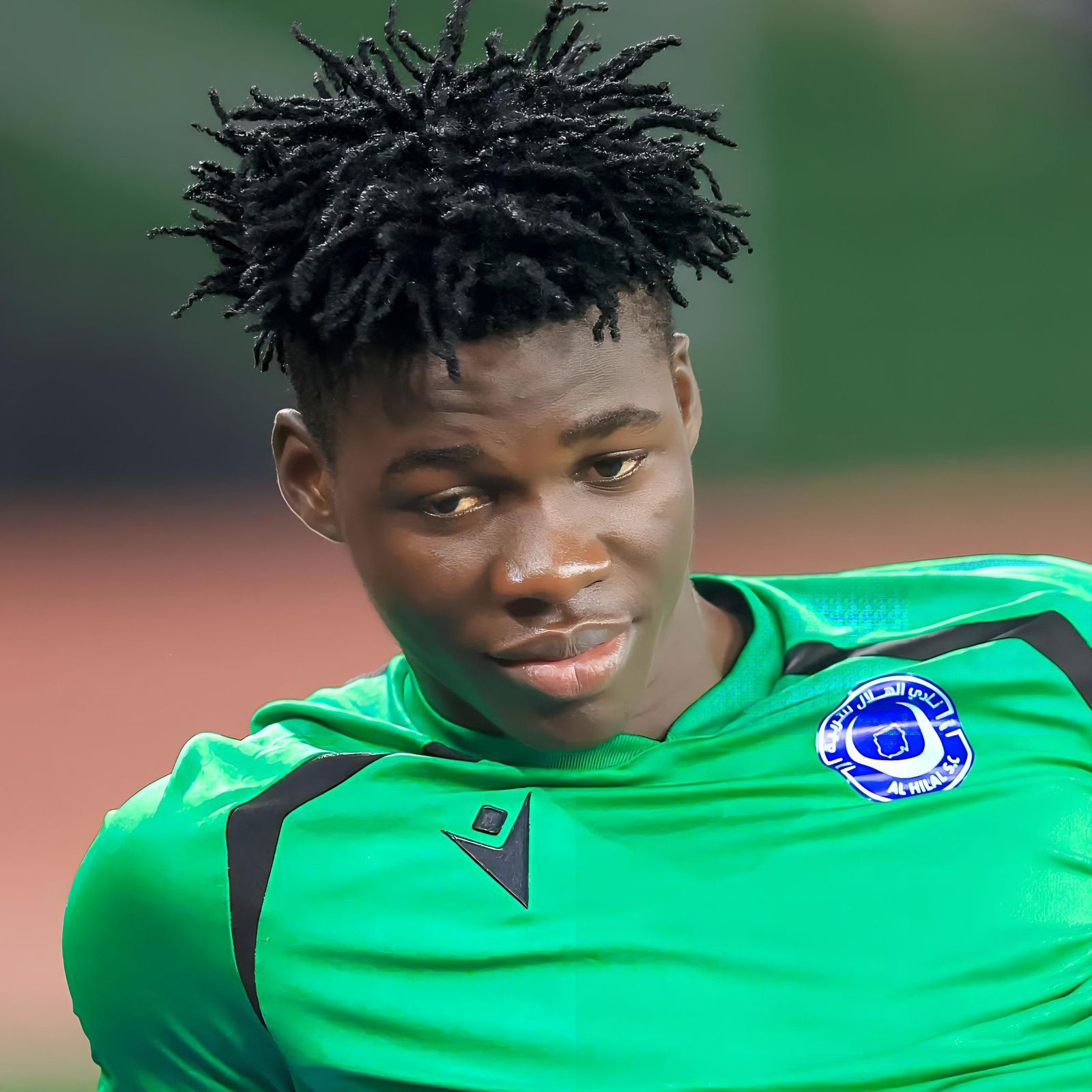 الهلال يطالب “الكاف” بإلغاء البطاقة الحمراء التي تلقاها محترفه في مباراة صن داونز