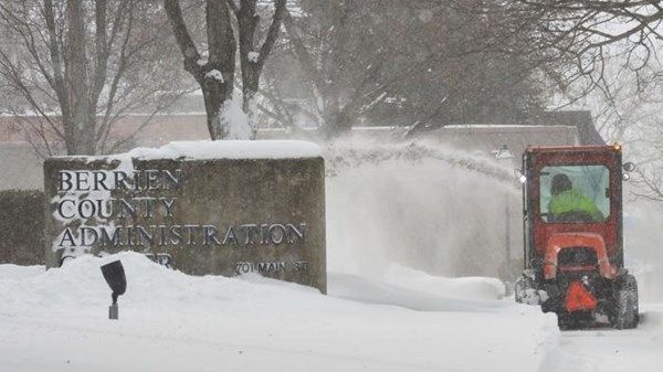 135 كاسحة ثلوج لإزالة الجليد والثلوج في ميسيسيبي