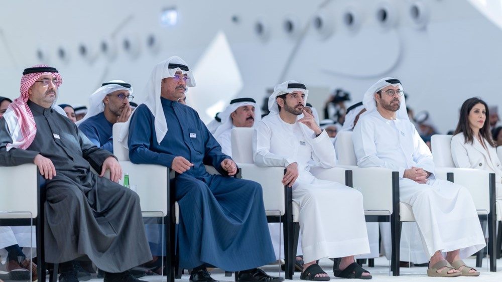 حمدان بن محمد ووزير الدفاع الكويتي يشهدان جانباً من أعمال المنتدى الإعلامي الإماراتي الكويتي