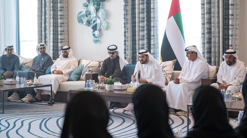 حمدان بن زايد يستقبل هزاع بن زايد في برزة قصر الظنة