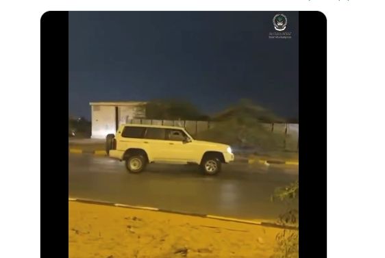 شرطة الشارقة تضبط 8 مركبات قام سائقوها باستعراضات متهورة أثناء سقوط الأمطار