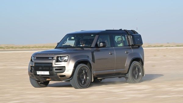 محمد بن راشد يشهد جانباً من ختام سباق السيدات الصحراوي ضمن منافسات بطولة السلم للدراجات الهوائية