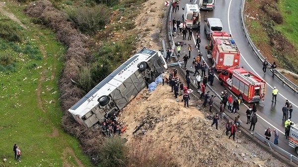 16 قتيلاً و30 جريحاً في حادثي سير جنوب تركيا