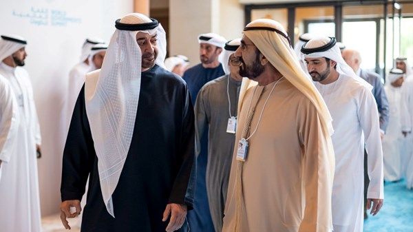 محمد بن زايد ومحمد بن راشد يشهدان جانباً من القمة العالمية للعلماء في دبي