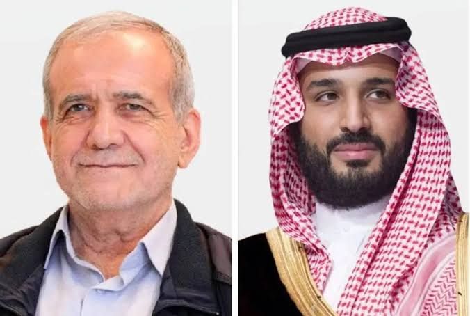 ولي العهد يؤكد موقف المملكة الثابت في احترام سيادة إيران خلال اتصال هاتفي مع الرئيس الإيراني