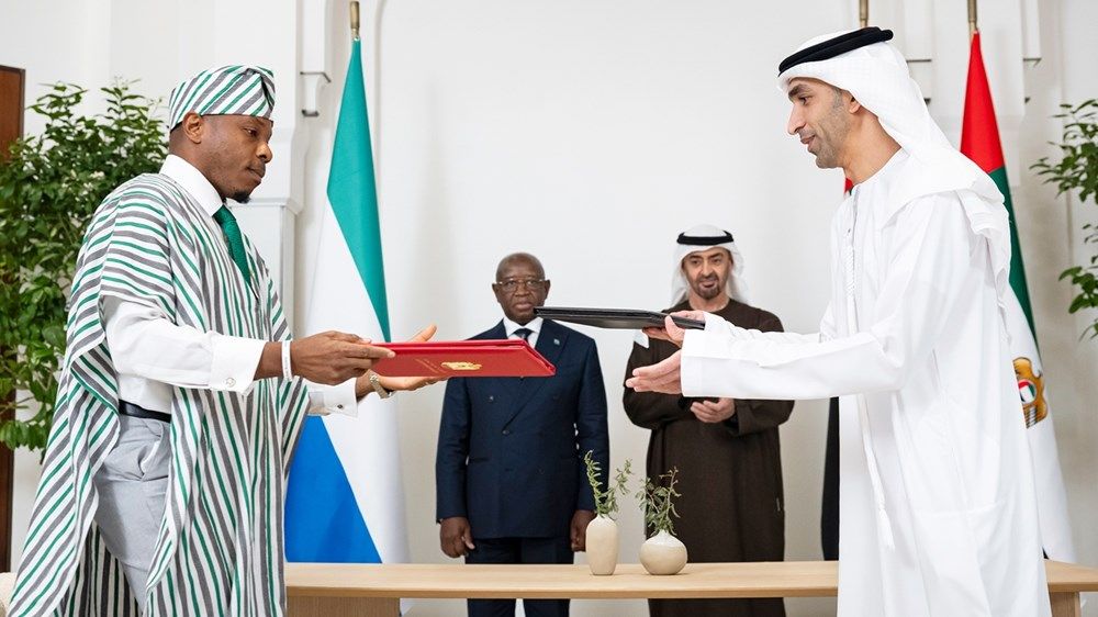 رئيس الدولة ورئيس سيراليون يشهدان توقيع اتفاقية الشراكة الاقتصادية الشاملة بين البلدين
