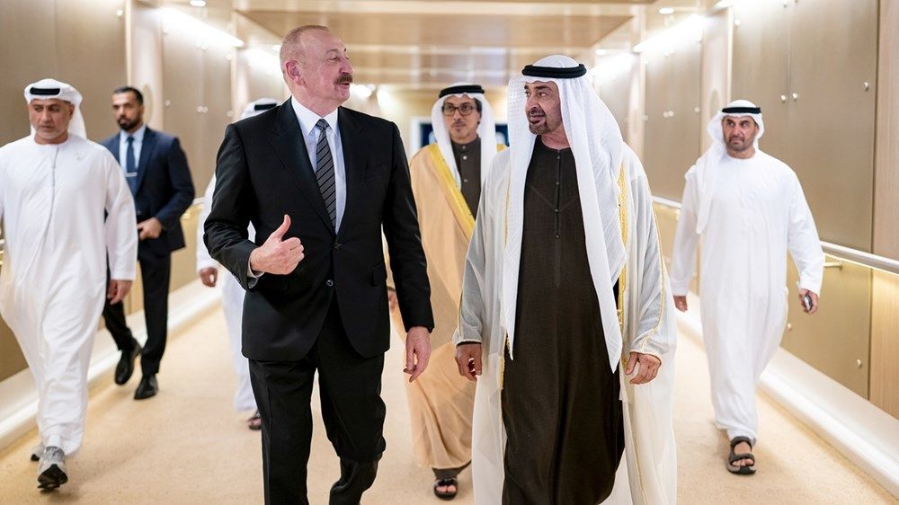 رئيس الدولة ورئيس أذربيجان يبحثان علاقات التعاون في إطار الشراكة الإستراتيجية الشاملة بين البلدين