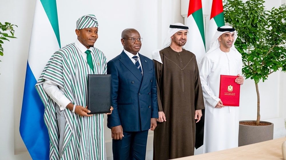 رئيس الدولة ورئيس سيراليون يشهدان توقيع اتفاقية الشراكة الاقتصادية الشاملة بين البلدين