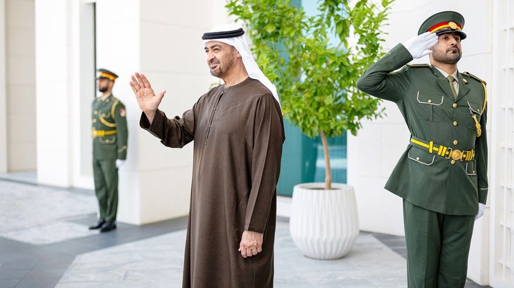 رئيس الدولة ورئيس سيراليون يبحثان علاقات التعاون بين البلدين