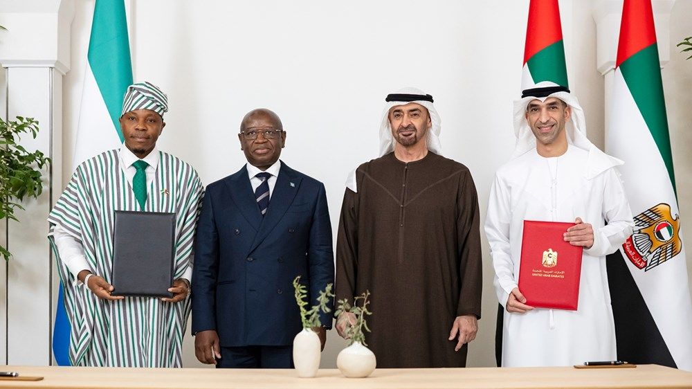 رئيس الدولة ورئيس سيراليون يشهدان توقيع اتفاقية الشراكة الاقتصادية الشاملة بين البلدين