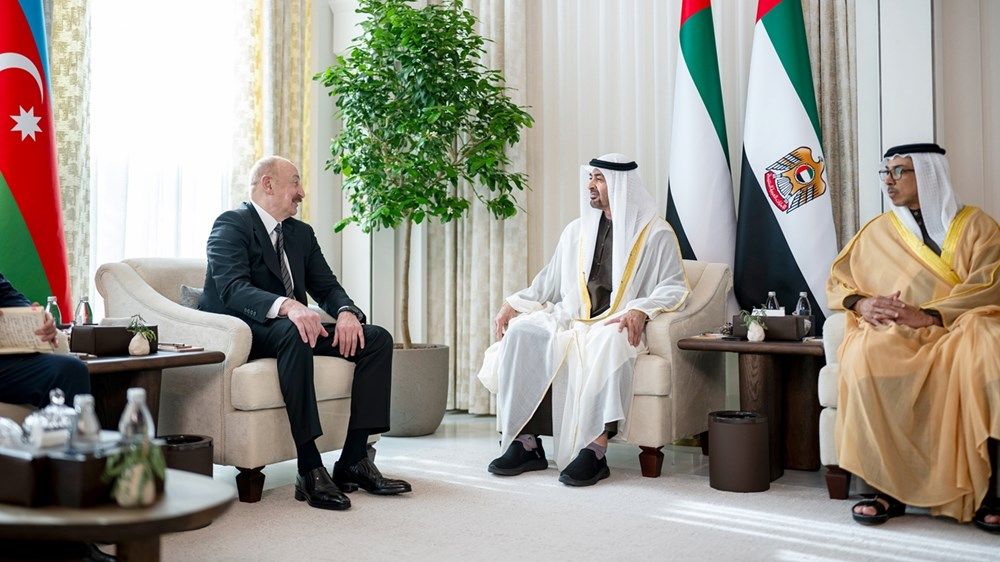 رئيس الدولة ورئيس أذربيجان يبحثان علاقات التعاون في إطار الشراكة الإستراتيجية الشاملة بين البلدين