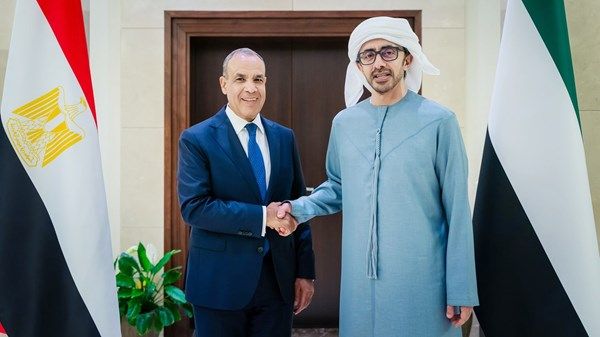 عبدالله بن زايد يستقبل وزير الخارجية والهجرة المصري