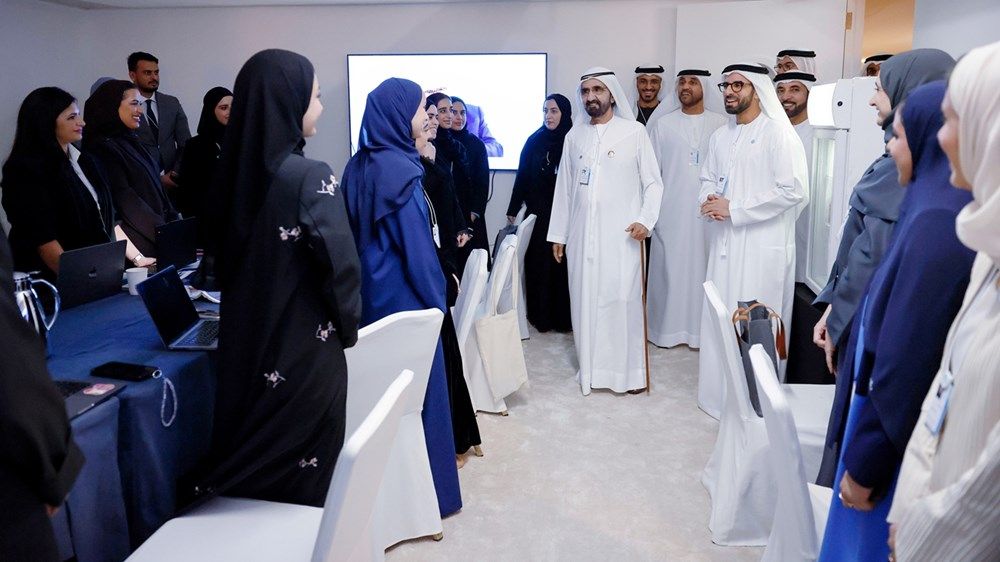 محمد بن راشد يتفقد المركز الإعلامي ومركز العمليات والأمن السيبراني للقمة العالمية للحكومات