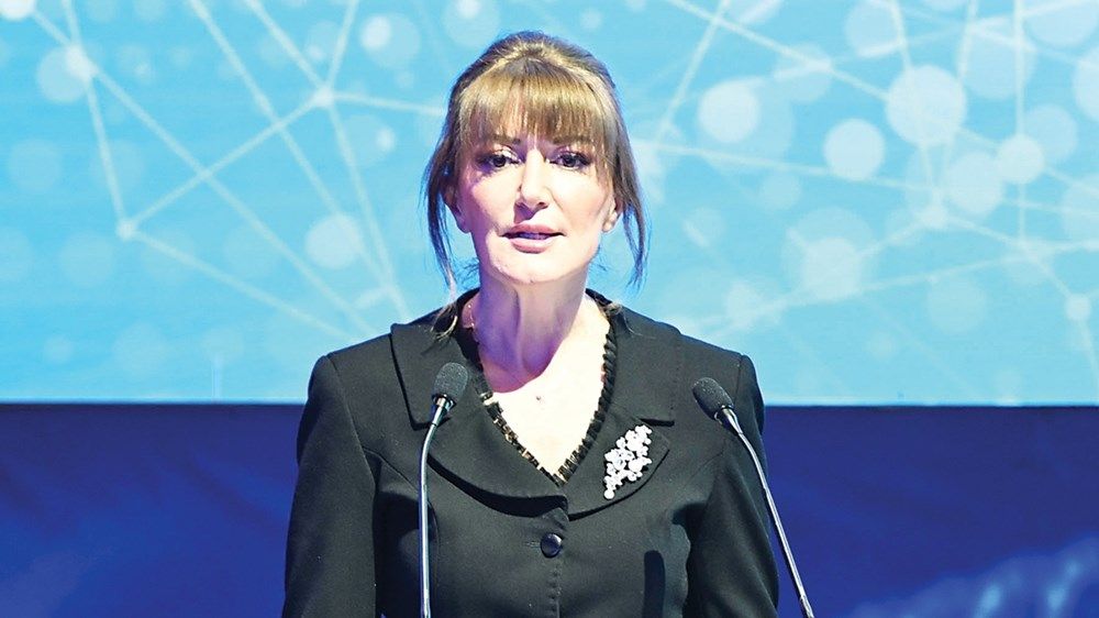 نهيان بن مبارك: الذكاء الاصطناعي ينبغي أن يكون أداة لتعزيز الأخوّة الإنسانية