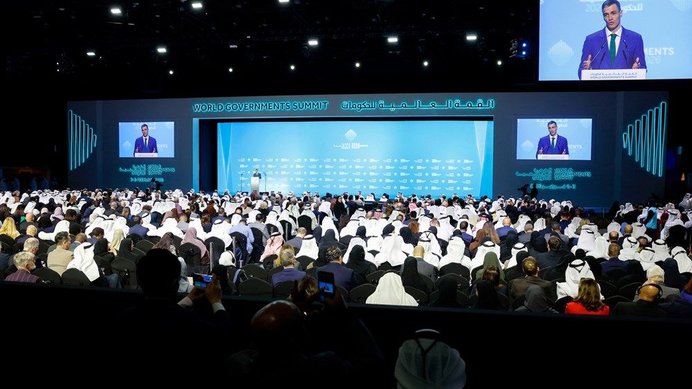 محمد بن راشد يشهد كلمة ألقاها رئيس وزراء إسبانيا في القمة العالمية للحكومات