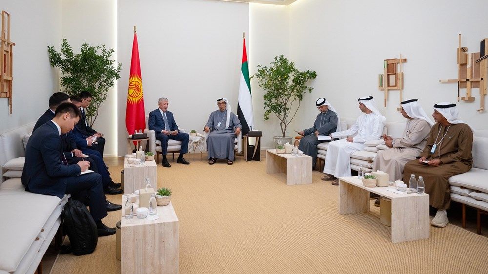 منصور بن زايد يبحث آفاق التعاون الثنائي مع رئيس مجلس وزراء قيرغيزستان
