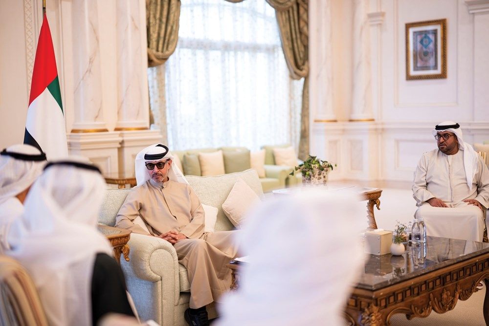 هزاع بن زايد يطّلع على أبرز الخطط الاستراتيجية والمشاريع الثقافية والسياحية في منطقة العين