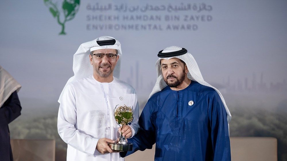 حمدان بن زايد يكرِّم الفائزين بالدورة الثانية من جائزة الشيخ حمدان بن زايد البيئية