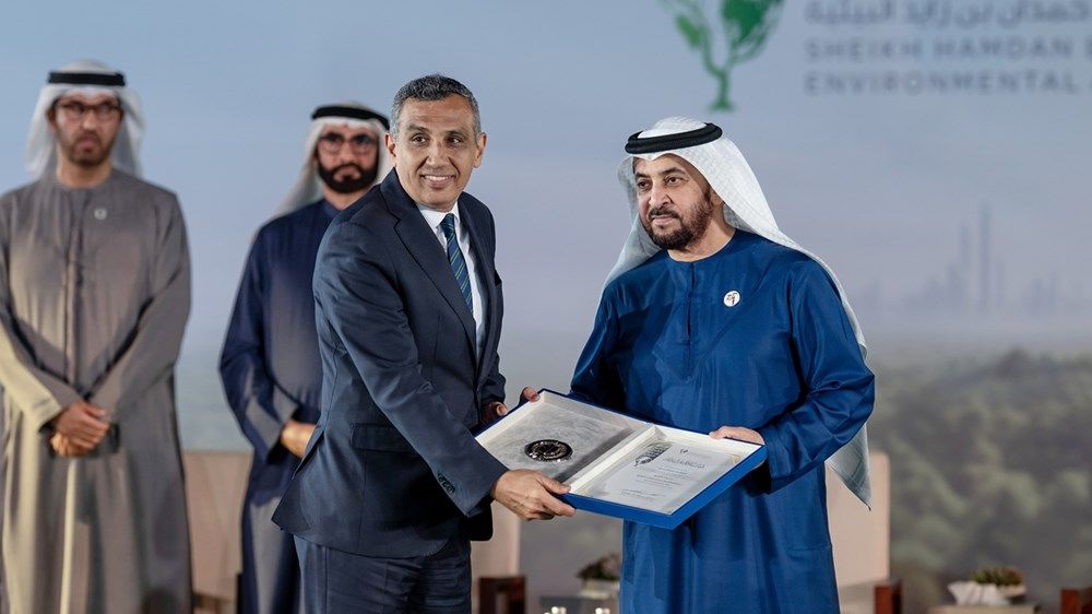 حمدان بن زايد يكرِّم الفائزين بالدورة الثانية من جائزة الشيخ حمدان بن زايد البيئية