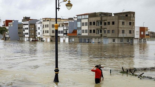 إجلاء عشرات الآلاف تحسباً لفيضانات في المغرب