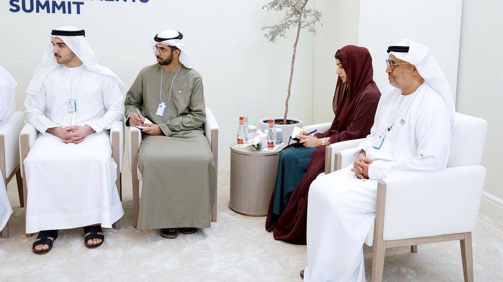 محمد بن راشد يلتقي أحمد عبد الله الأحمد الصباح خلال القمة العالمية للحكومات