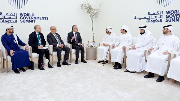 محمد بن راشد يلتقي المدير العام لمنظمة الأمم المتحدة للتربية والعلم والثقافة «اليونسكو»