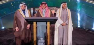 افتتح وزير الإعلام المنتدى السعودي للإعلام الخامس تحت شعار “الإعلام في عالم يتشكّل” لتعزيز الابتكار الإعلامي