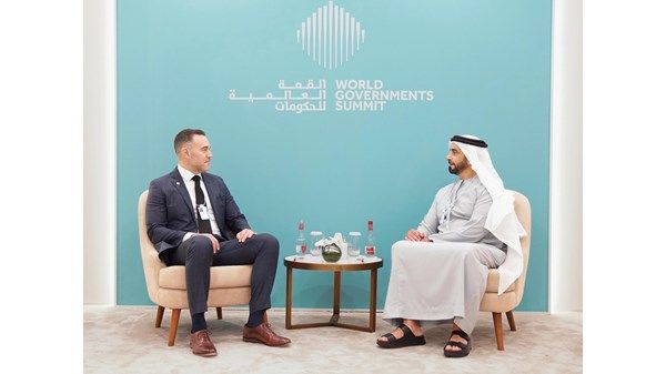 سيف بن زايد يلتقي الرئيس التنفيذي لمؤسسة غالوب