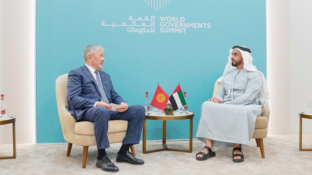 سيف بن زايد يلتقي رئيس حكومة إقليم كردستان العراق