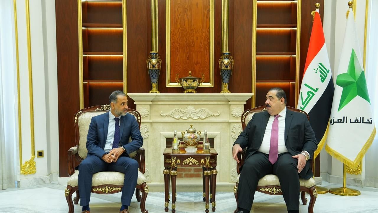 السامرائي يبحث مع السفير البريطاني تعزيز التعاون والعلاقات الثنائية
