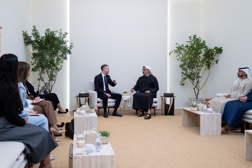 خالد بن محمد بن زايد يلتقي رئيس وزراء مونتينيغرو على هامش أعمال القمة العالمية للحكومات