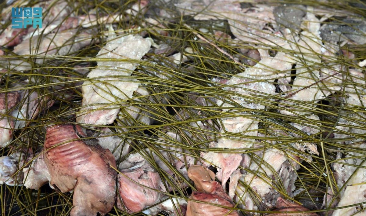 الحنيذ.. نكهة الجنوب التي تجسد عمق الموروث الغذائي في عسير