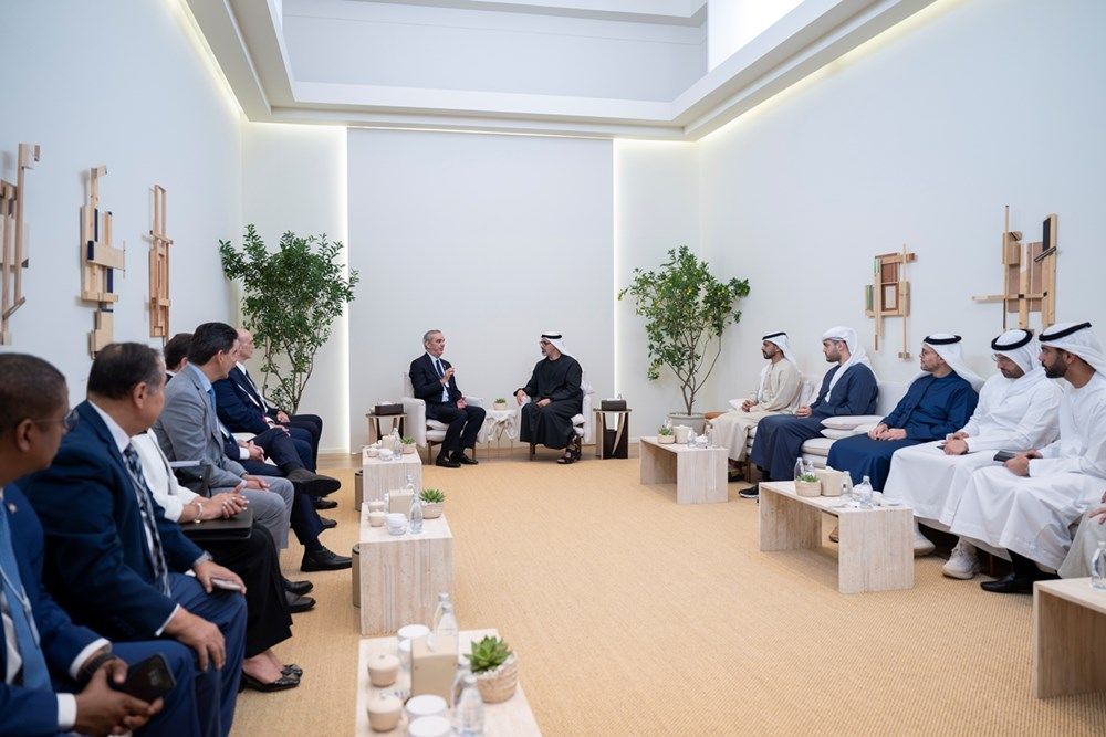 خالد بن محمد بن زايد يلتقي رئيس جمهورية الدومينيكان على هامش أعمال القمة العالمية للحكومات