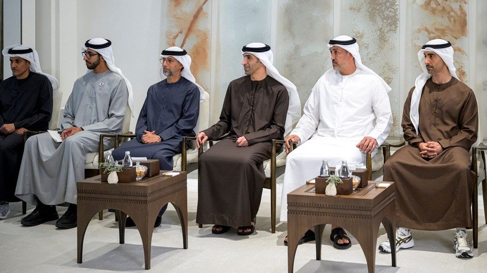 رئيس الدولة ورئيس الغابون يبحثان تعزيز علاقات التعاون بين البلدين