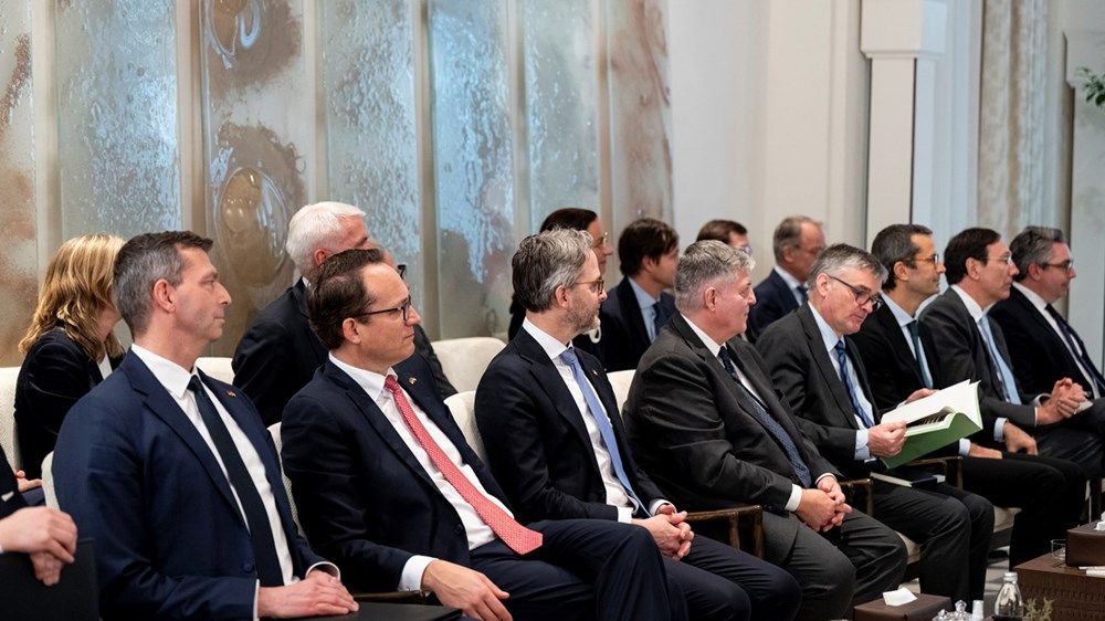 رئيس الدولة والمستشار الألماني يبحثان علاقات التعاون ويشهدان إعلان مذكرات تفاهم