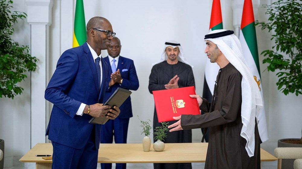 رئيس الدولة ورئيس الغابون يشهدان مراسم توقيع اتفاقية شراكة اقتصادية شاملة بين البلدين