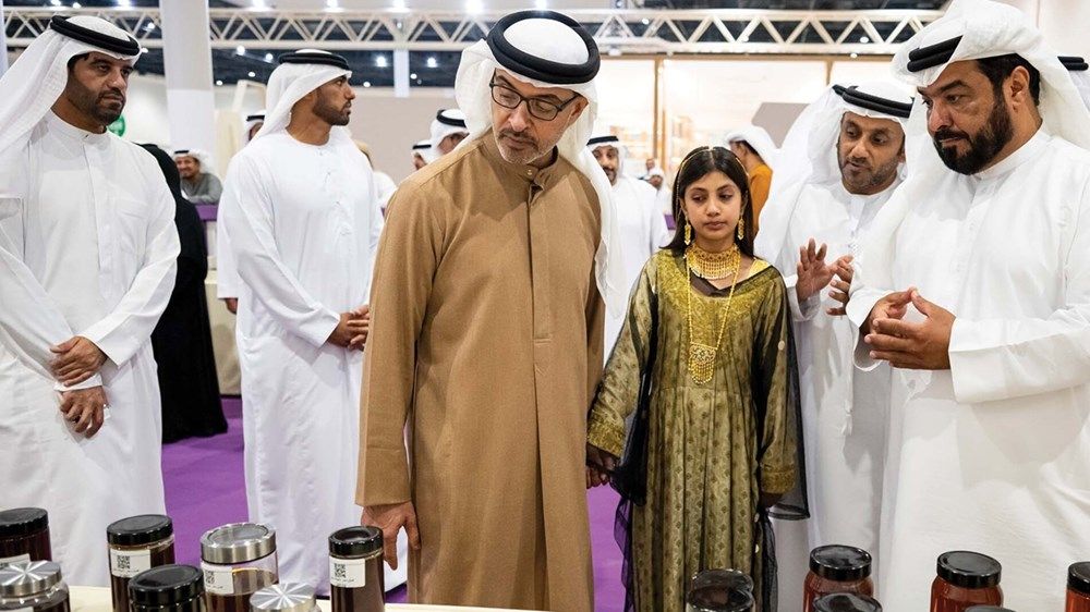 هزاع بن زايد يشهد جانباً من فعاليات النسخة الأولى من «مهرجان العين التراثي»