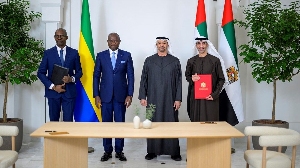 رئيس الدولة ورئيس الغابون يشهدان مراسم توقيع اتفاقية شراكة اقتصادية شاملة بين البلدين