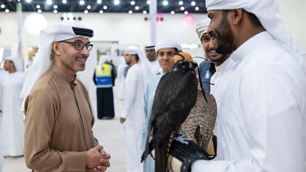 هزاع بن زايد يشهد جانباً من فعاليات النسخة الأولى من «مهرجان العين التراثي»