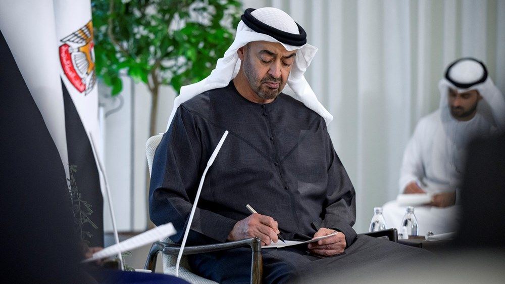 رئيس الدولة ورئيس الغابون يبحثان تعزيز علاقات التعاون بين البلدين